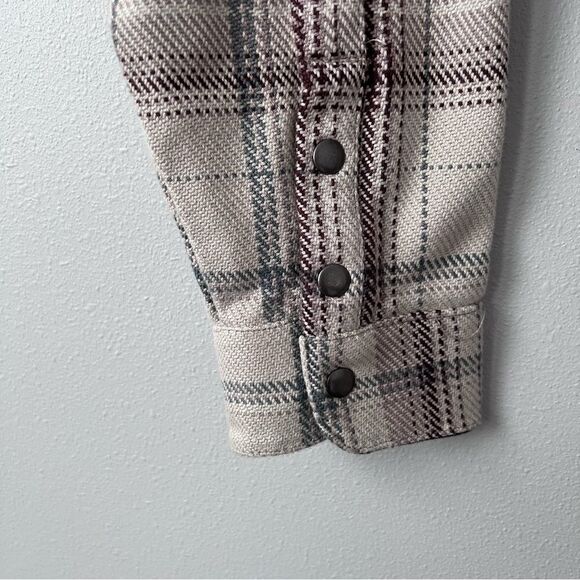 Kuhl Kleo Snap Front Hooded Shacket Size M - Picture 3 of 10